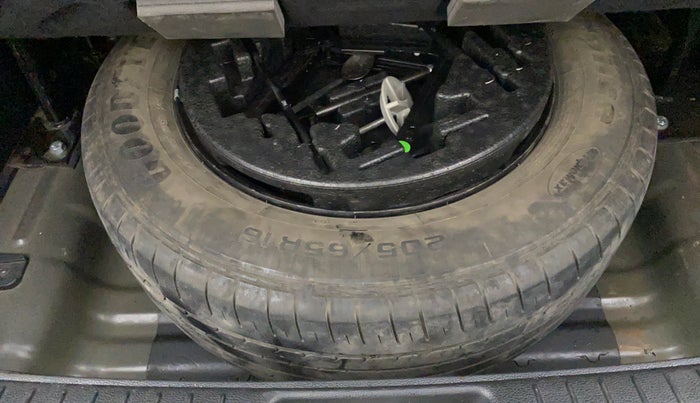 2016 Hyundai Creta 1.6 SX PLUS VTVT, CNG, Manual, 57,412 km, Spare Tyre