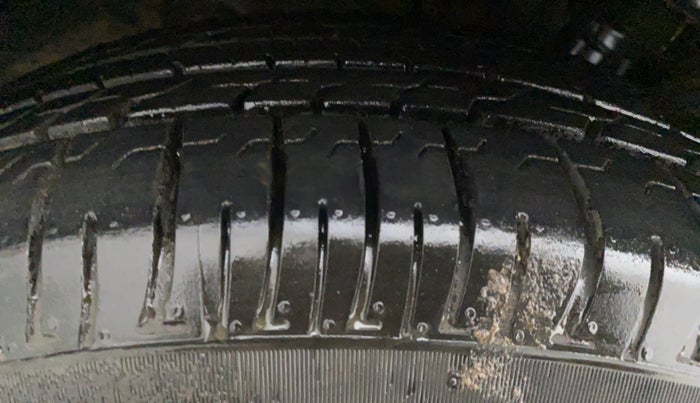 2016 Hyundai Creta 1.6 SX PLUS VTVT, CNG, Manual, 57,412 km, Right Rear Tyre Tread