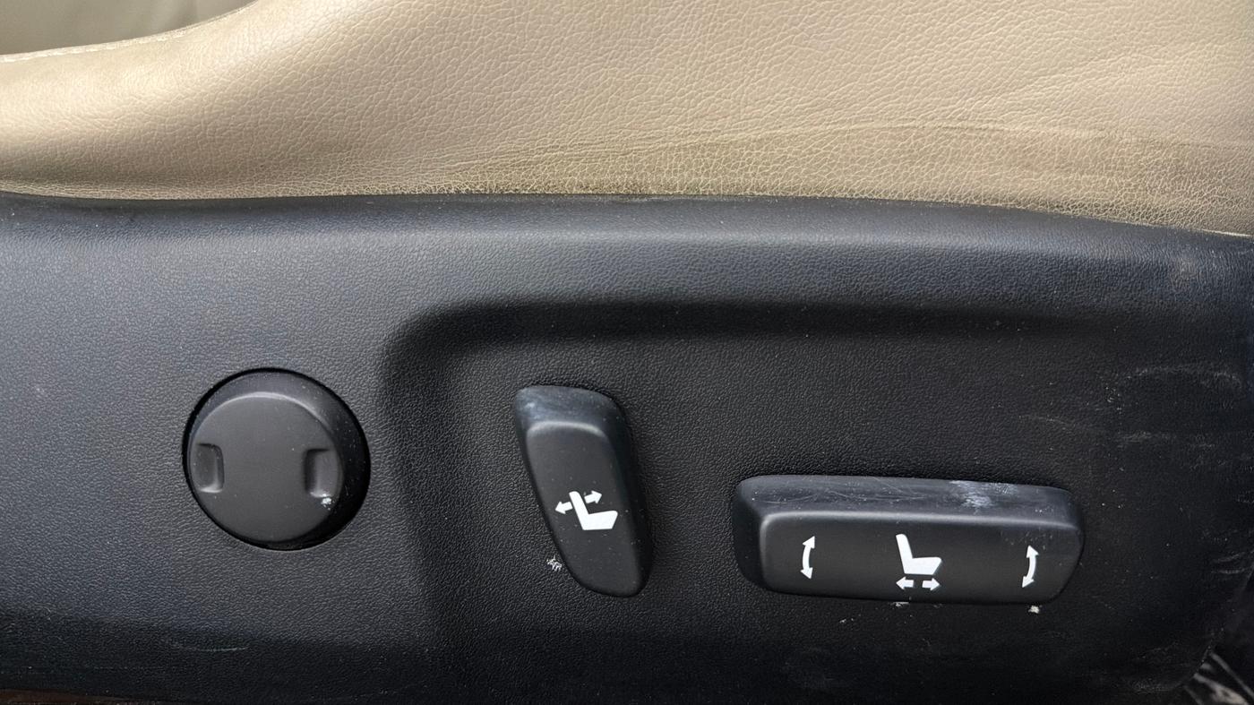 2014 Toyota Corolla Altis GL PETROL, Petrol, Manual, 68,761 km, Driver Side Adjustment Panel