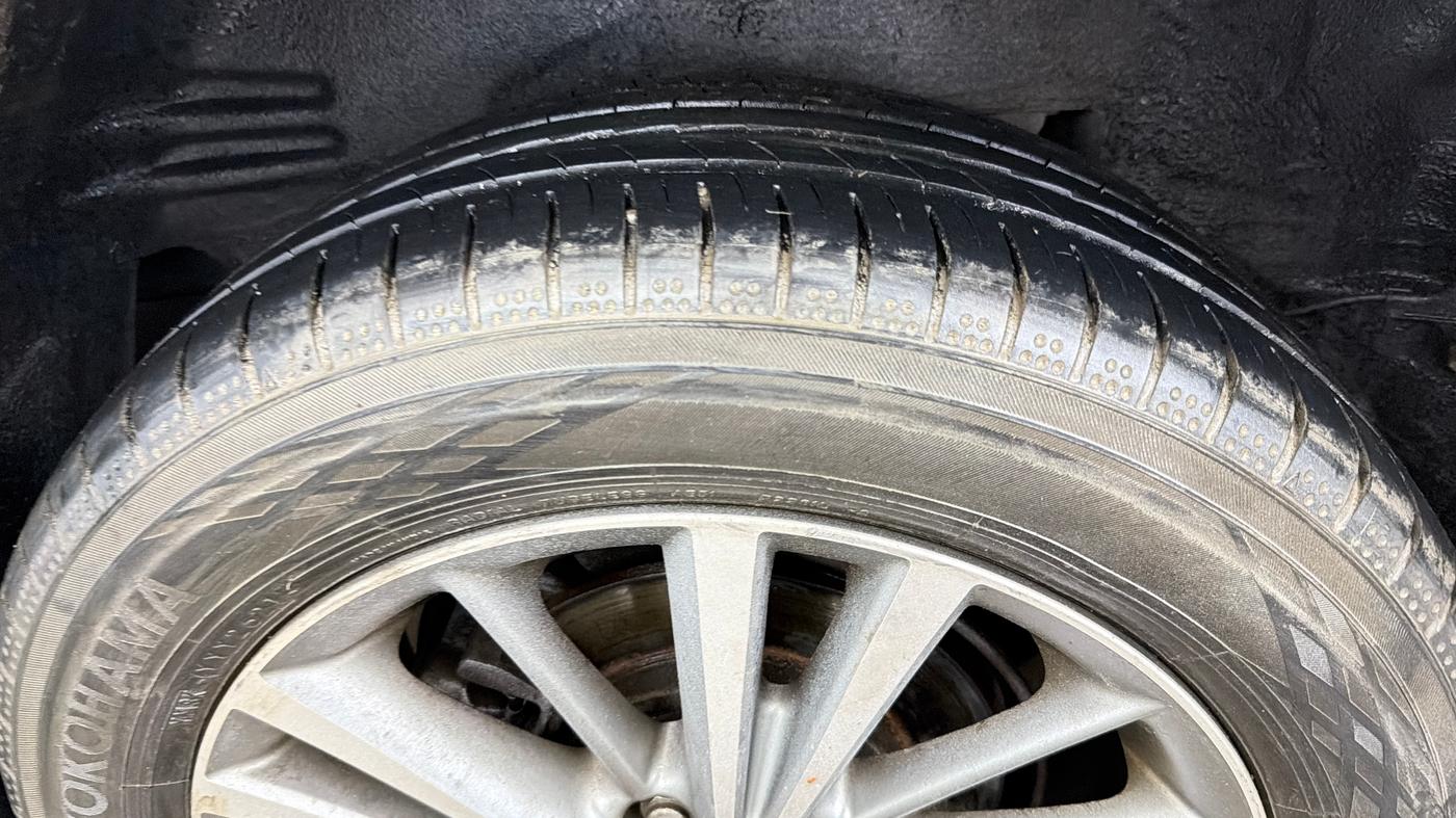2014 Toyota Corolla Altis GL PETROL, Petrol, Manual, 68,761 km, Right Rear Tyre Tread