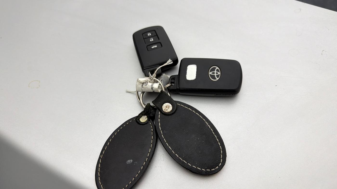 2014 Toyota Corolla Altis GL PETROL, Petrol, Manual, 68,761 km, Key Close Up