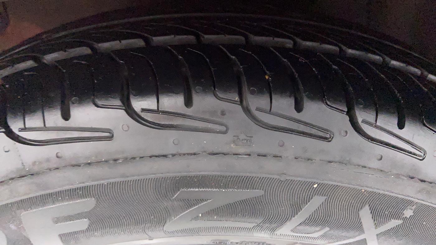 2010 Hyundai i10 MAGNA 1.2 KAPPA2, Petrol, Manual, 41,924 km, Left Front Tyre Tread