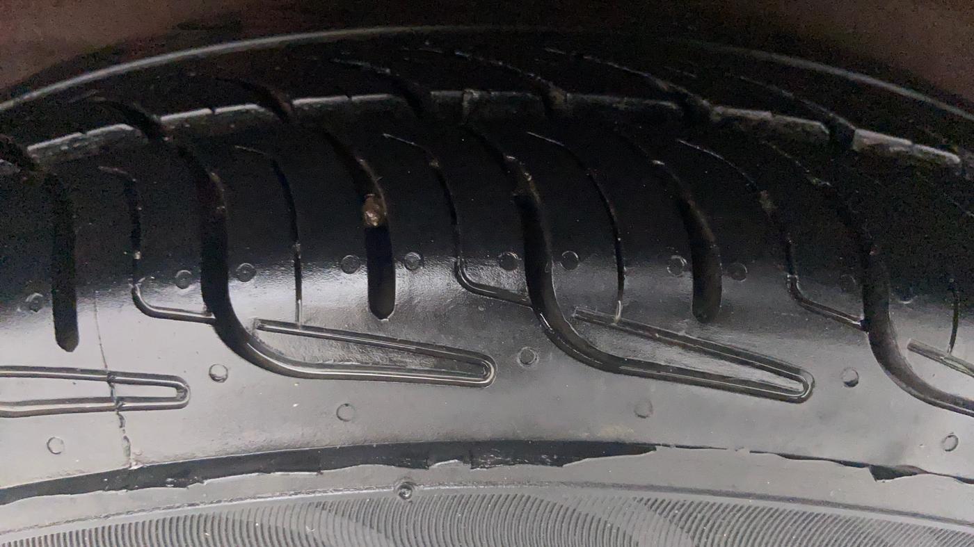 2010 Hyundai i10 MAGNA 1.2 KAPPA2, Petrol, Manual, 41,924 km, Right Front Tyre Tread