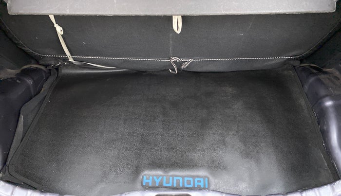 2015 Hyundai Eon MAGNA PLUS, Petrol, Manual, 79,610 km, Boot Inside
