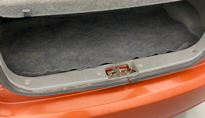 2011 Maruti Alto K10 VXI, Petrol, Manual, 84,967 km, Dicky (Boot door) - Weather strip has minor damage