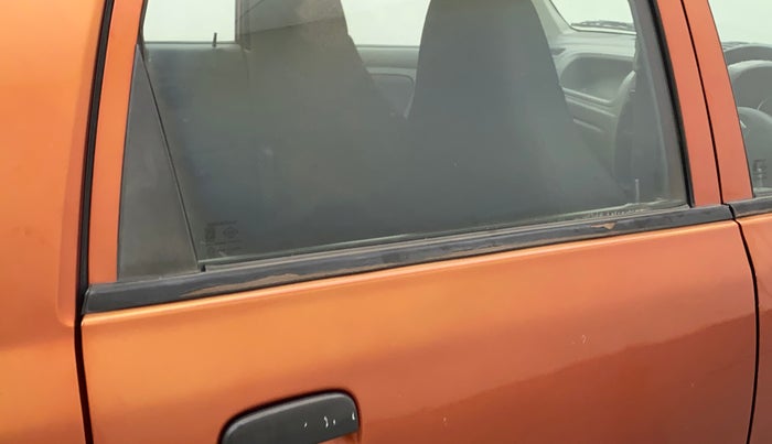 2011 Maruti Alto K10 VXI, Petrol, Manual, 84,967 km, Right rear door - Weather strip has minor damage