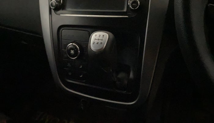 2018 Mahindra KUV 100 NXT K8 P 6 STR, CNG, Manual, 47,976 km, Gear Lever