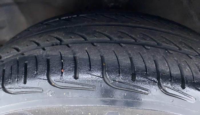 2011 Hyundai Santro Xing GLS, Petrol, Manual, 64,982 km, Left Front Tyre Tread