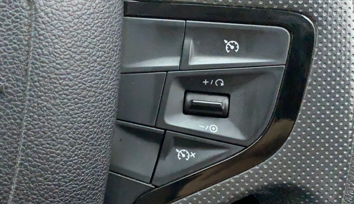 2022 Tata Safari XT PLUS DARK EDITION, Diesel, Manual, 29,030 km, Adaptive Cruise Control