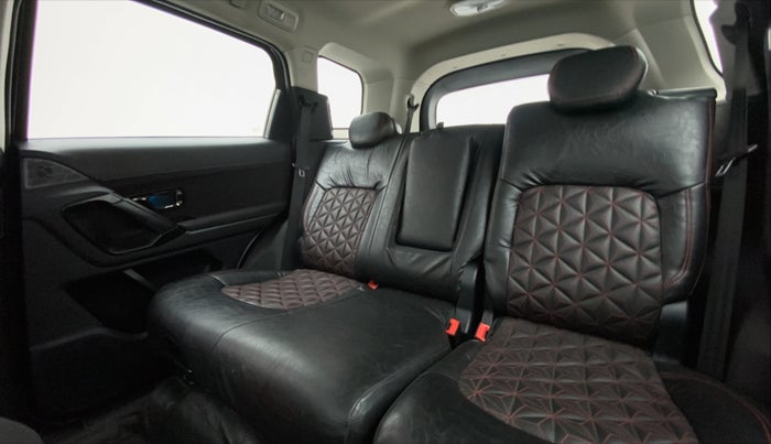 2022 Tata Safari XT PLUS DARK EDITION, Diesel, Manual, 29,030 km, Reclining Back Row Seats