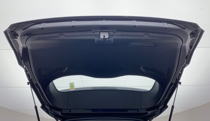 2022 Tata Safari XT PLUS DARK EDITION, Diesel, Manual, 29,030 km, Boot Door Open