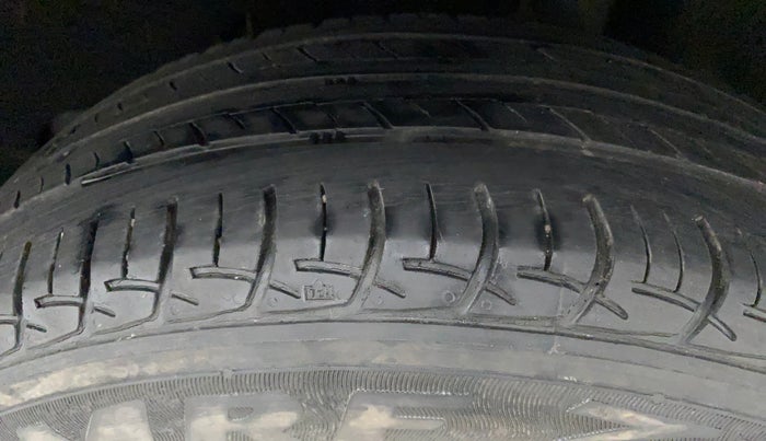 2017 Maruti Baleno DELTA PETROL 1.2, Petrol, Manual, 51,763 km, Left Rear Tyre Tread