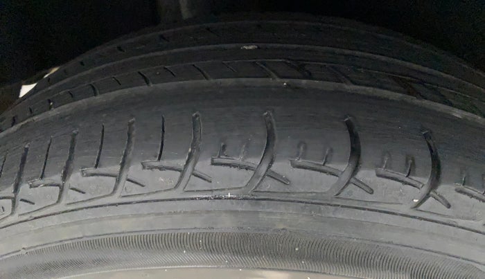 2017 Maruti Baleno DELTA PETROL 1.2, Petrol, Manual, 51,763 km, Right Rear Tyre Tread