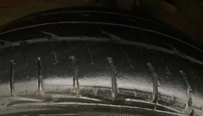 2012 Maruti Zen Estilo LXI CNG, CNG, Manual, 1,09,242 km, Right Rear Tyre Tread