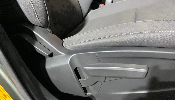 2022 Tata PUNCH ACCOMPLISHED MT CAMO EDITION, Petrol, Manual, 5,550 km, Driver Side Adjustment Panel