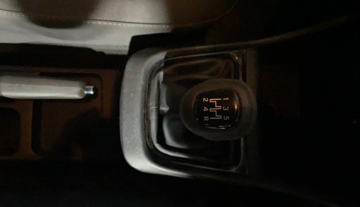 2022 Tata PUNCH ACCOMPLISHED MT CAMO EDITION, Petrol, Manual, 5,550 km, Gear Lever