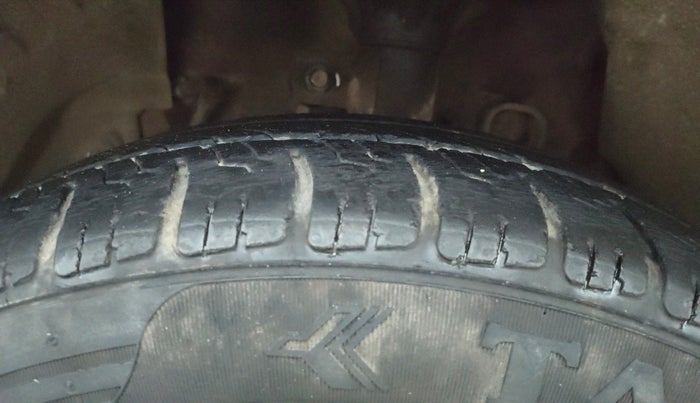 2013 Tata Indica Vista ZX QUADRAJET, Diesel, Manual, 81,604 km, Left Front Tyre Tread