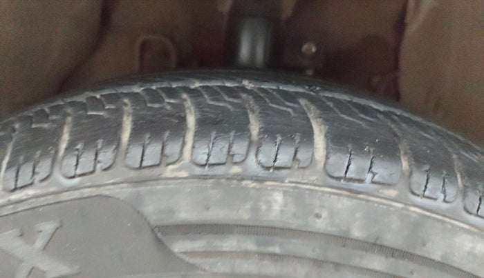 2013 Tata Indica Vista ZX QUADRAJET, Diesel, Manual, 81,604 km, Right Front Tyre Tread