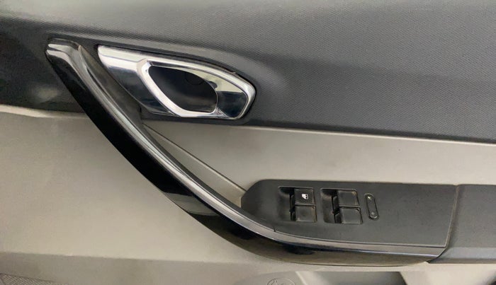 2018 Tata Tiago XZA PETROL, Petrol, Automatic, 77,227 km, Driver Side Door Panels Control