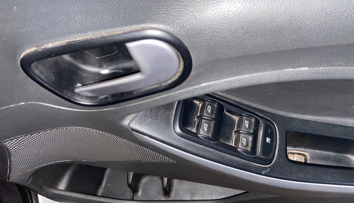 2018 Ford New Figo TREND 1.5L DIESEL, Diesel, Manual, 62,649 km, Driver Side Door Panels Control