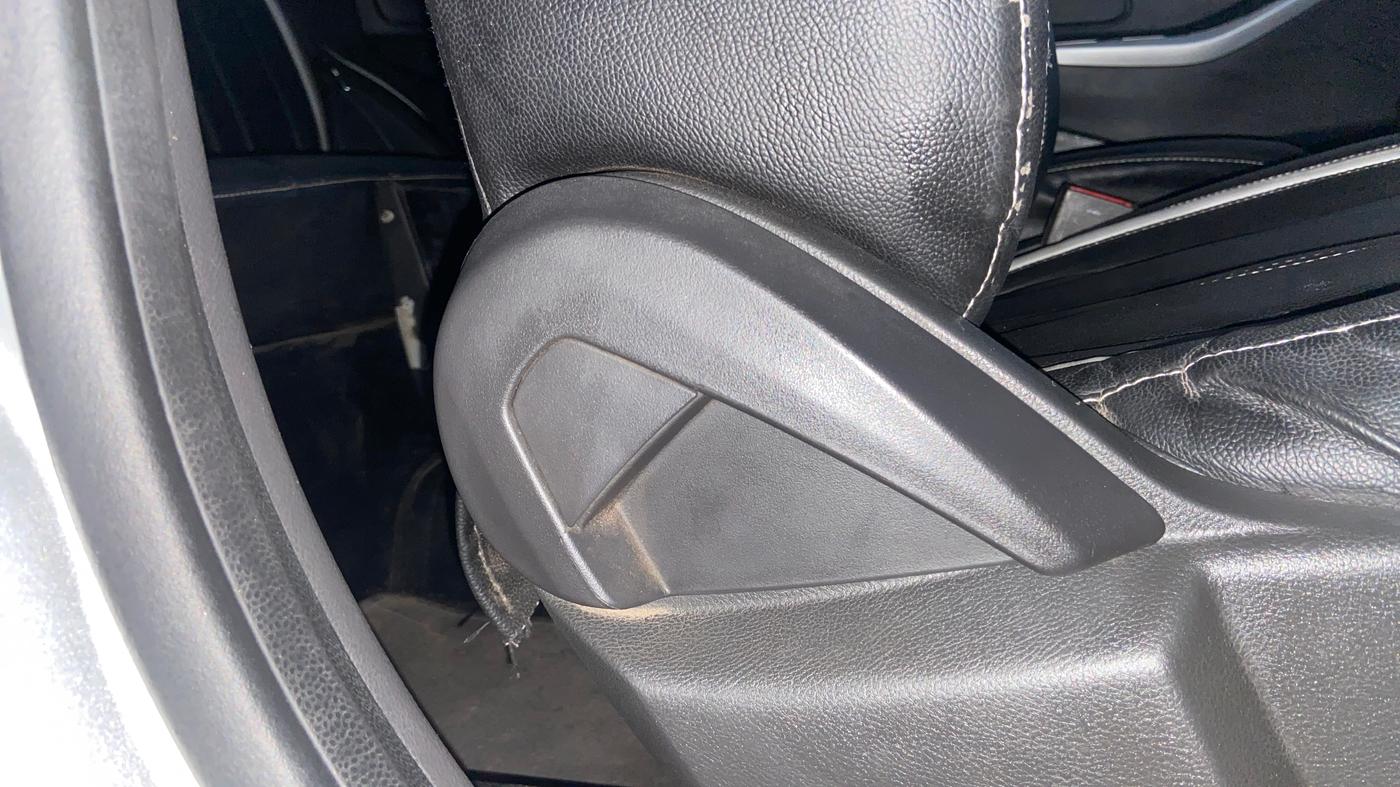 2018 Ford New Figo TREND 1.5L DIESEL, Diesel, Manual, 62,649 km, Driver Side Adjustment Panel