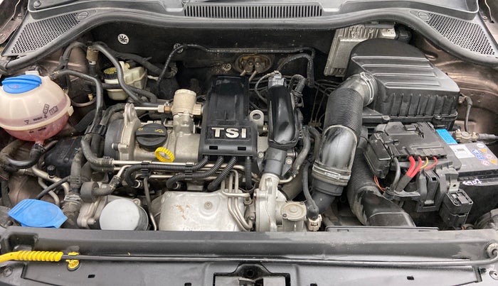 2015 Volkswagen Vento HIGHLINE PLUS 1.2 AT 16 ALLOY, Petrol, Automatic, 48,649 km, Open Bonet