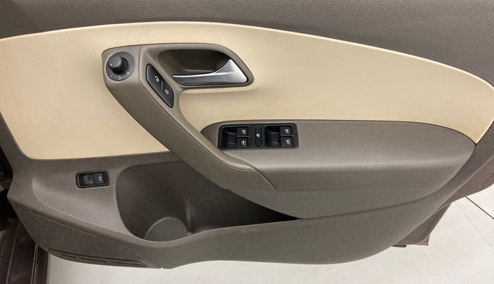 2015 Volkswagen Vento HIGHLINE PLUS 1.2 AT 16 ALLOY, Petrol, Automatic, 48,649 km, Driver Side Door Panels Control