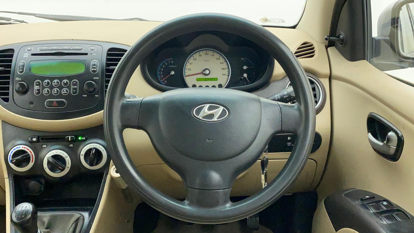 2010 Hyundai i10 SPORTZ 1.2, Petrol, Manual, 1,22,483 km, Steering Wheel Close Up