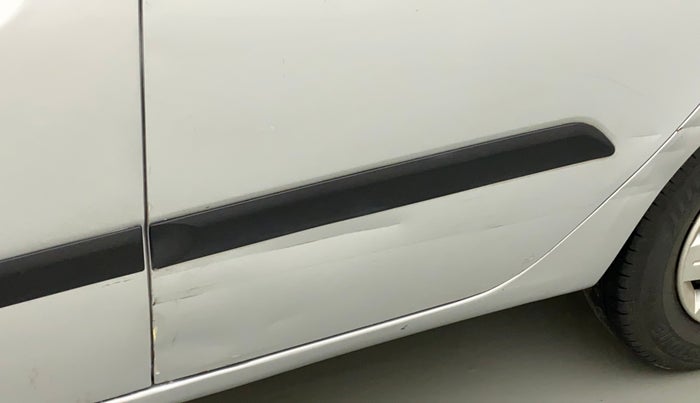 2010 Hyundai i10 SPORTZ 1.2, Petrol, Manual, 1,22,483 km, Rear left door - Slightly dented