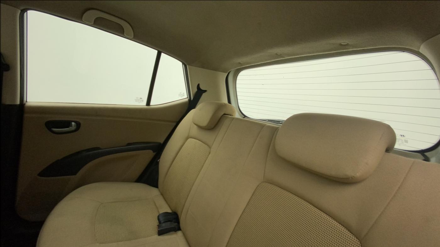 2010 Hyundai i10 SPORTZ 1.2, Petrol, Manual, 1,22,483 km, Right Side Rear Door Cabin