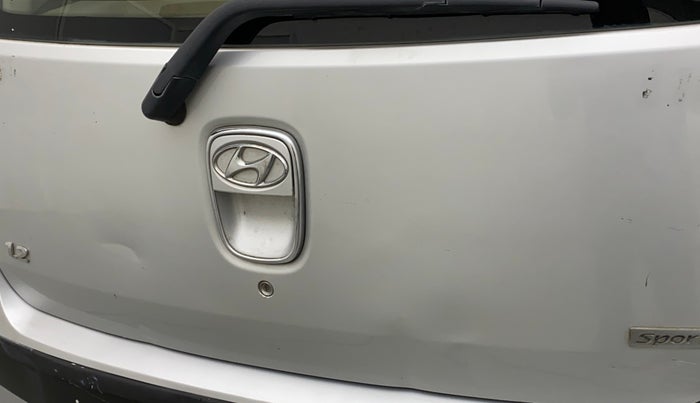 2010 Hyundai i10 SPORTZ 1.2, Petrol, Manual, 1,22,483 km, Dicky (Boot door) - Minor scratches