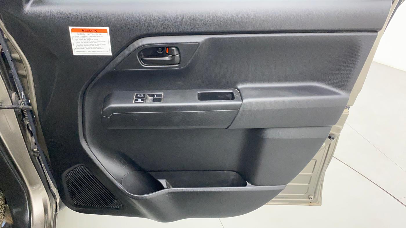 2019 Maruti New Wagon-R LXI CNG 1.0 L, CNG, Manual, 33,363 km, Driver Side Door Panels Control