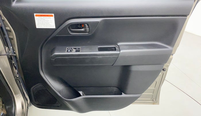 2019 Maruti New Wagon-R LXI CNG 1.0 L, CNG, Manual, 33,363 km, Driver Side Door Panels Control