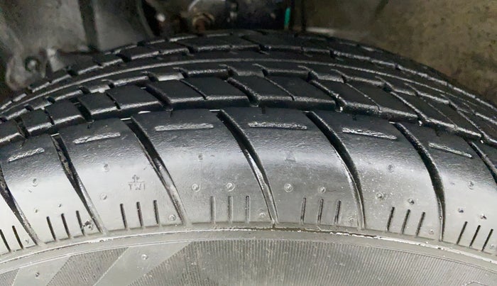 2019 Maruti New Wagon-R LXI CNG 1.0 L, CNG, Manual, 33,363 km, Left Front Tyre Tread