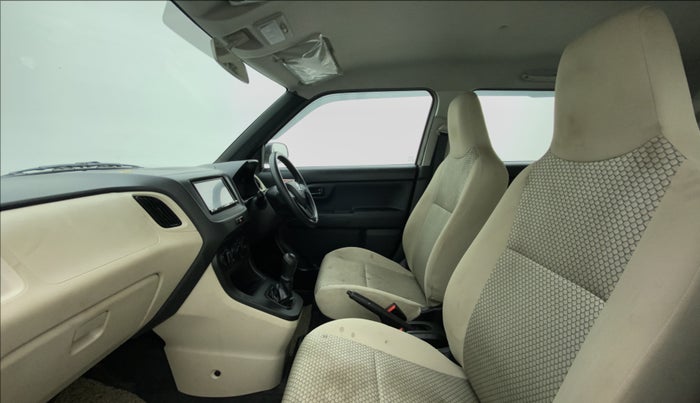 2019 Maruti New Wagon-R LXI CNG 1.0 L, CNG, Manual, 33,363 km, Right Side Front Door Cabin