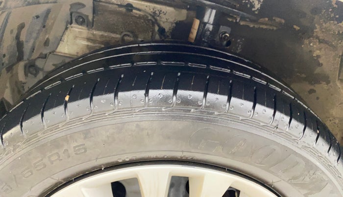 2017 Maruti Ciaz VXI+, Petrol, Manual, 1,09,244 km, Left Front Tyre Tread