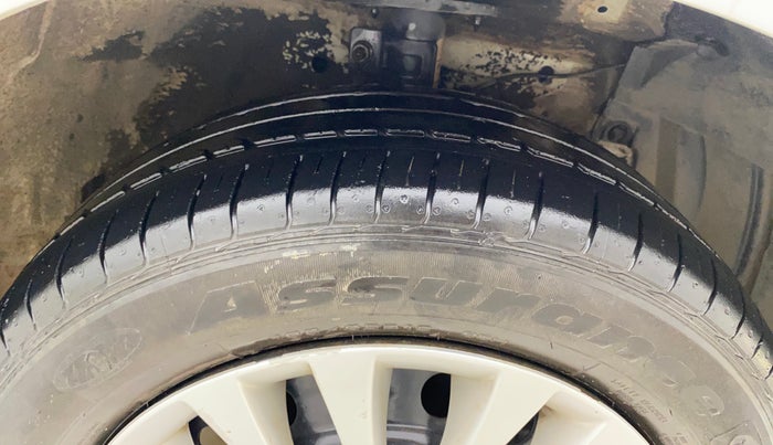 2017 Maruti Ciaz VXI+, Petrol, Manual, 1,09,244 km, Right Front Tyre Tread