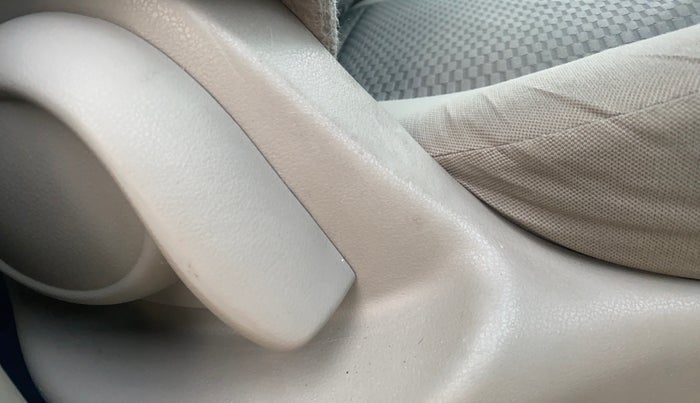 2013 Renault Pulse RXZ PETROL, Petrol, Manual, 1,09,753 km, Driver Side Adjustment Panel