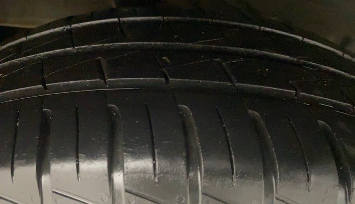 2013 Renault Pulse RXZ PETROL, Petrol, Manual, 1,09,753 km, Right Rear Tyre Tread