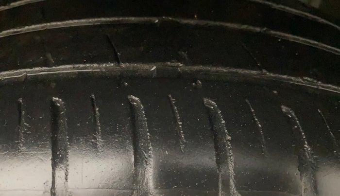 2013 Renault Pulse RXZ PETROL, Petrol, Manual, 1,09,753 km, Right Front Tyre Tread