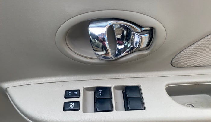 2013 Renault Pulse RXZ PETROL, Petrol, Manual, 1,09,753 km, Driver Side Door Panels Control