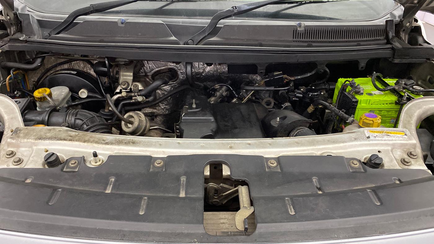 2017 Mahindra TUV300 T6 PLUS, Diesel, Manual, 1,24,789 km, Engine View
