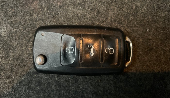 2014 Volkswagen Vento HIGHLINE DIESEL 1.6, Diesel, Manual, 80,634 km, Key Close Up