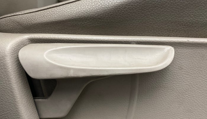 2014 Volkswagen Vento HIGHLINE DIESEL 1.6, Diesel, Manual, 80,634 km, Driver Side Adjustment Panel