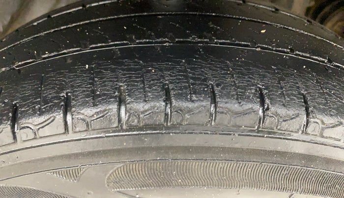 2017 Datsun Go Plus T, Petrol, Manual, 1,44,171 km, Right Front Tyre Tread