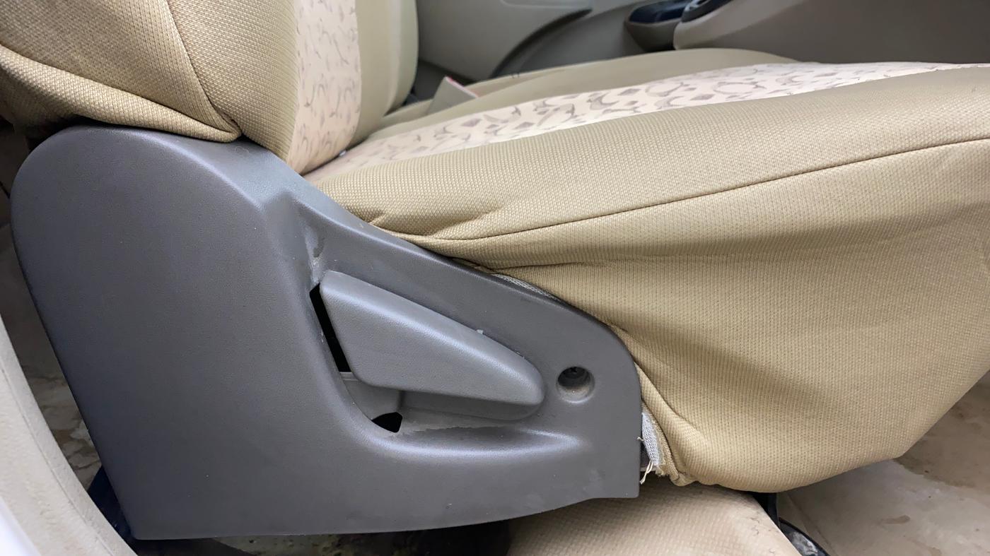 2017 Datsun Go Plus T, Petrol, Manual, 1,44,290 km, Driver Side Adjustment Panel
