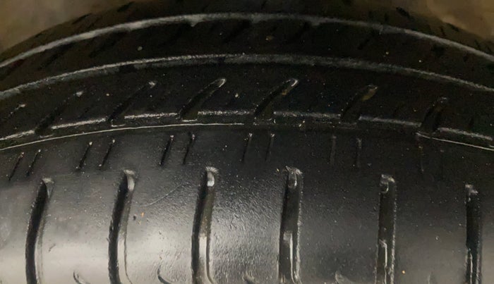 2017 Maruti Wagon R 1.0 VXI AMT, Petrol, Automatic, 79,888 km, Right Front Tyre Tread