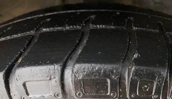 2013 Maruti Alto 800 LXI, Petrol, Manual, 76,733 km, Right Front Tyre Tread