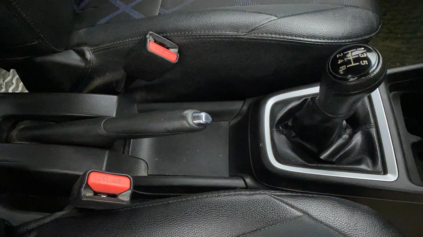 2020 Maruti Swift VXI, Petrol, Manual, 59,136 km, Gear Lever