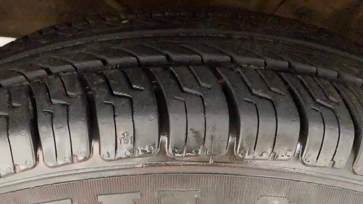 2020 Maruti Swift VXI, Petrol, Manual, 59,136 km, Left Front Tyre Tread